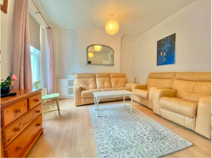 5 Bedroom Duplex To Rent In Miranda Road, Archway, N19