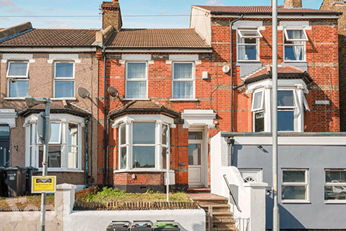 3 Bedroom Terraced House For Sale In Old Road West, Gravesend, DA11