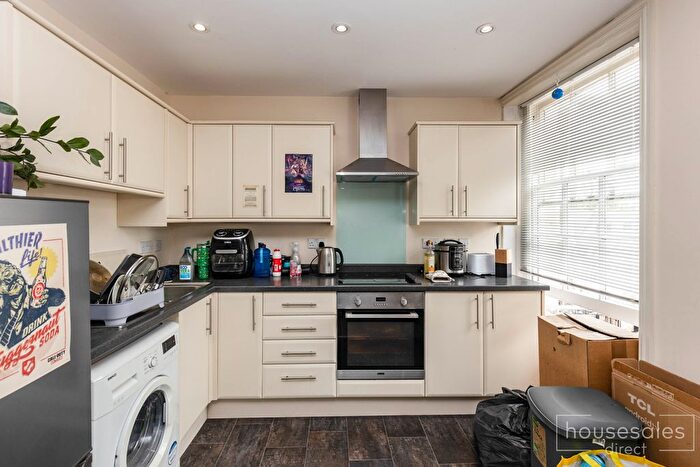 1 Bedroom Flat For Sale In North Place, Cheltenham, GL50