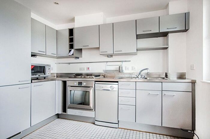 2 Bedroom Flat For Sale In The Reflection, Woolwich Manor Way, E16