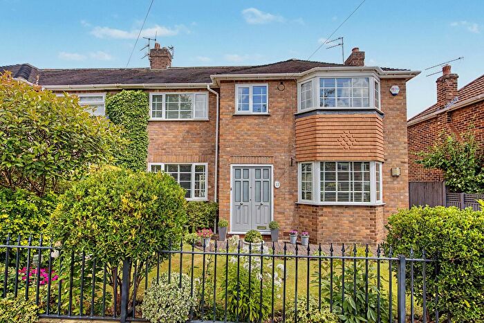 3 Bedroom Semi-Detached House For Sale In Ridge Avenue, Hale Barns, WA15