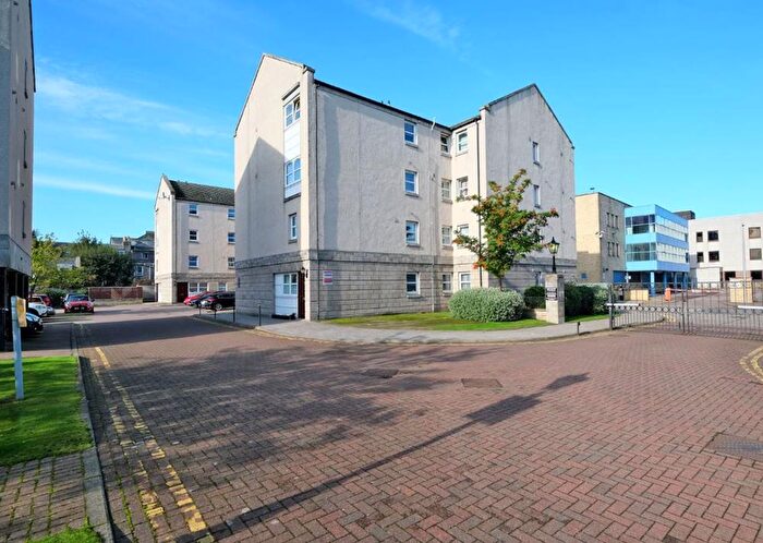 2 Bedroom Flat To Rent In Charles Street, Aberdeen, AB25