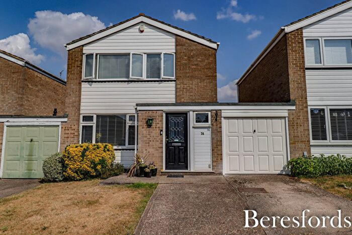 3 Bedroom Link Detached House For Sale In Hamilton Crescent, Warley, CM14