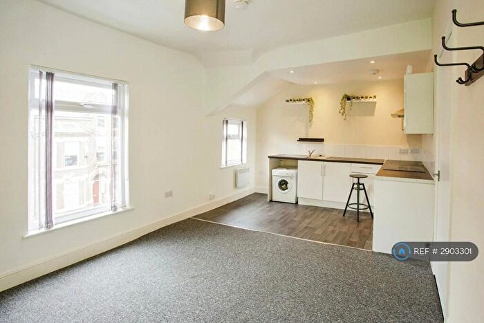 1 Bedroom Flat To Rent In Woodfield Road, Manchester, M8