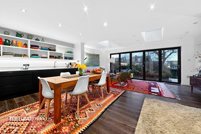 5 Bedroom End Terrace House For Sale In Goldsmith Road, London, N11