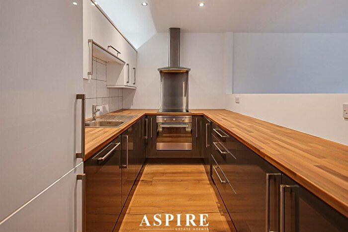 2 Bedroom Flat To Rent In High Road, Benfleet, SS7