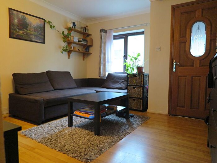 2 Bedroom End Of Terrace House To Rent In Greenland Quay, Surrey Quays, SE16