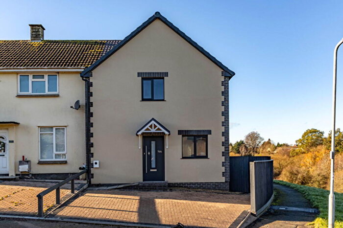 2 Bedroom Detached House For Sale In Feltham Drive, Frome, BA11