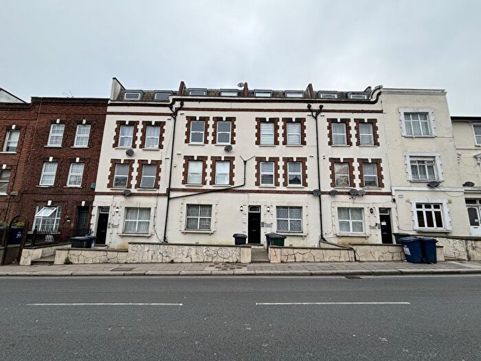 1 Bedroom Flat To Rent In Station Road, London, NW4