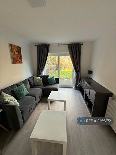 4 Bedroom Flat To Rent In Granville Terrace, Edinburgh, EH10