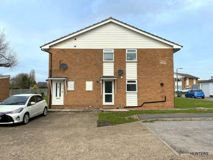 2 Bedroom Maisonette For Sale In Bisley Close, Worcester Park, KT4