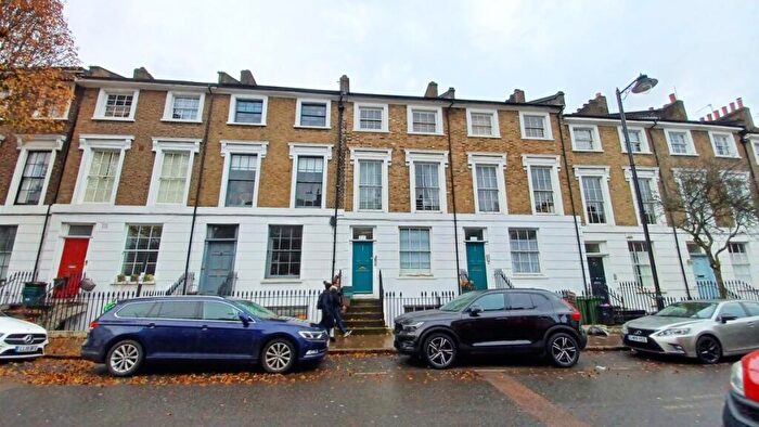 Flat To Rent In Offord Road, Islington, N1