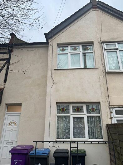 1 Bedroom Flat To Rent In Victoria Road, London, N9
