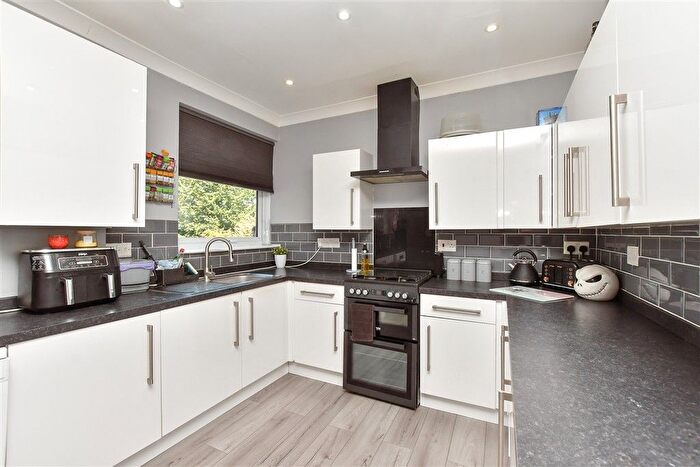 3 Bedroom Terraced House For Sale In Purbeck Road, Chatham, Kent, ME4