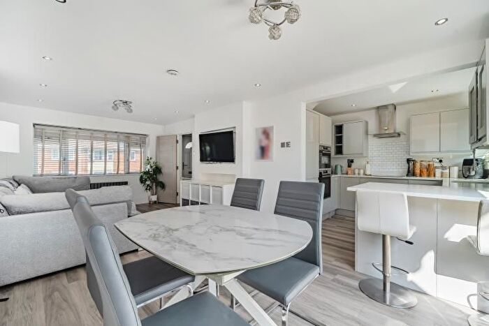 3 Bedroom End Of Terrace House For Sale In Thursland Road, Sidcup, DA14