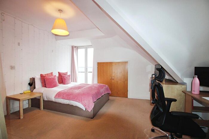 2 Bedroom Apartment To Rent In Newland Heights - St Andrews, BS7
