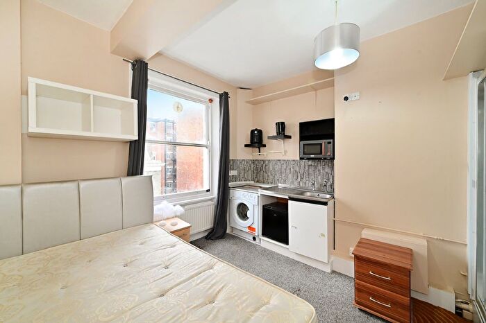 Studio To Rent In Castletown Road, West Kensington, London, W14
