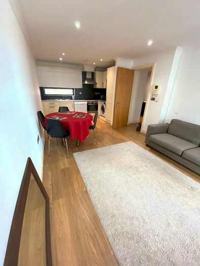 2 Bedroom Flat To Rent In Edge Apartment, Lett Road, Stratford, London, E15