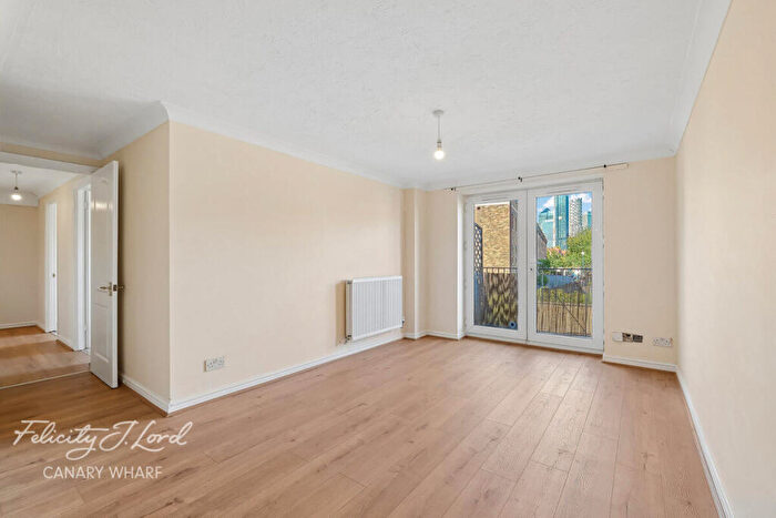2 Bedroom Flat For Sale In Millennium Drive, London, E14