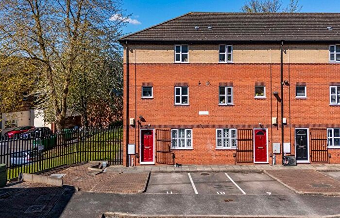 18 Bedroom Terraced House For Sale In Gadd Street Hmo's, X3