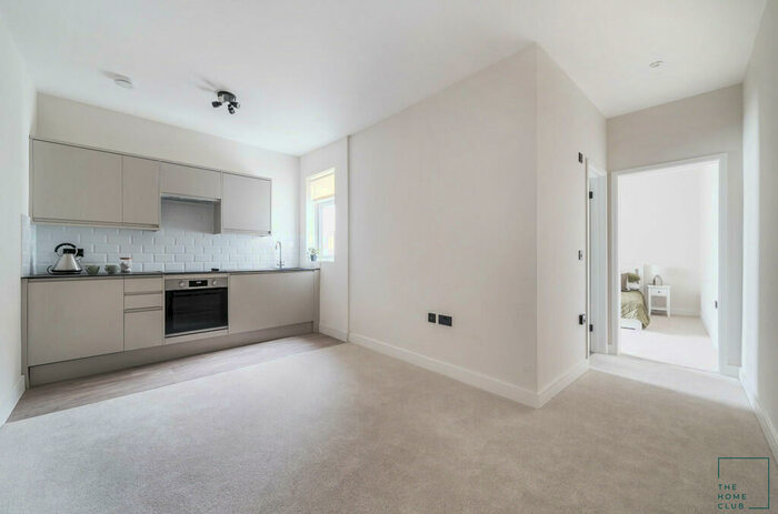 1 Bedroom Apartment To Rent In High Street, Aldershot, GU12