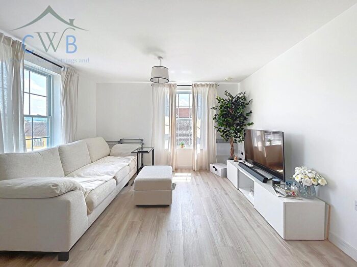 2 Bedroom Flat For Sale In Manley Boulevard, Snodland, ME6