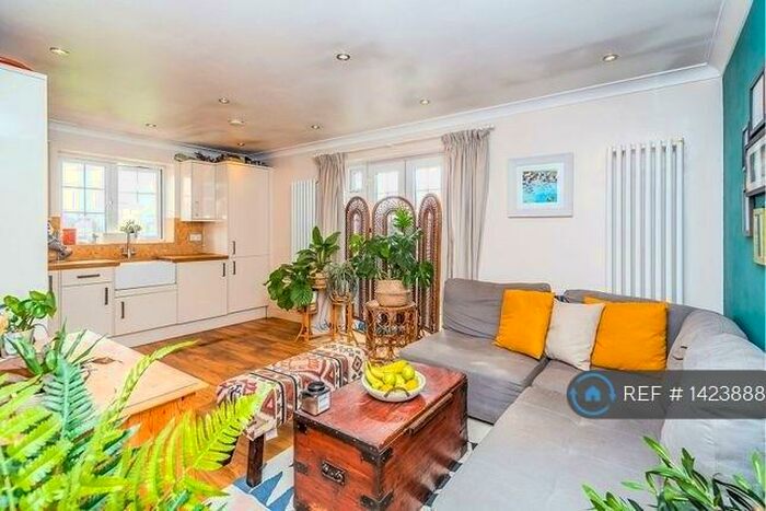 1 Bedroom Flat To Rent In Wensley Road, Reading, RG1