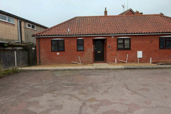 2 Bedroom Bungalow To Rent In The Grove, Earls Colne, CO6