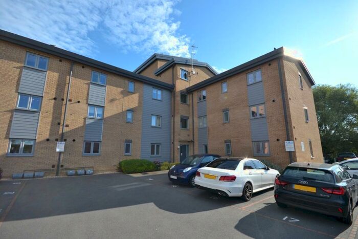 2 Bedroom Flat To Rent In Old Towcester Road, Northampton, NN4