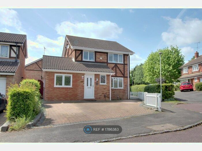 4 Bedroom Detached House To Rent In Skelmerdale Way, Reading, RG6