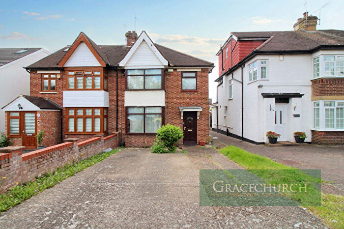 3 Bedroom Semi-Detached House For Sale In Meadway, Enfield, EN3