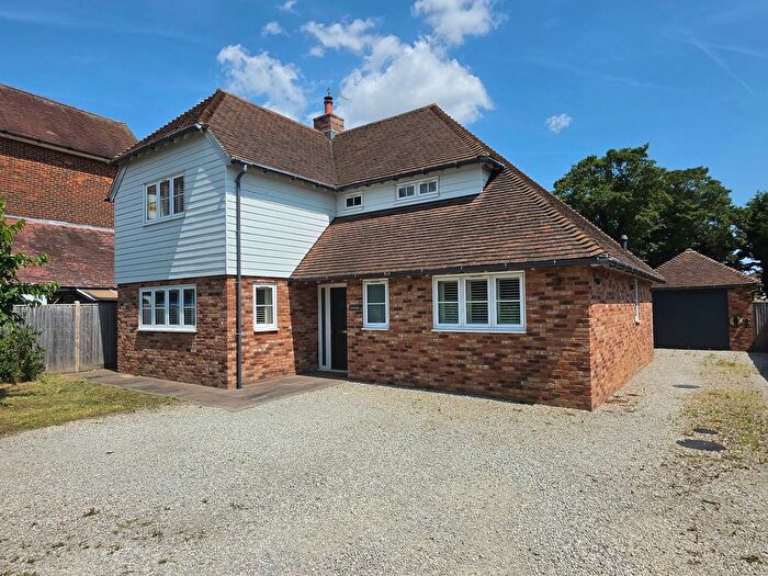 4 Bedroom Detached House For Sale In Station Road, Staplehurst, Tonbridge, TN12