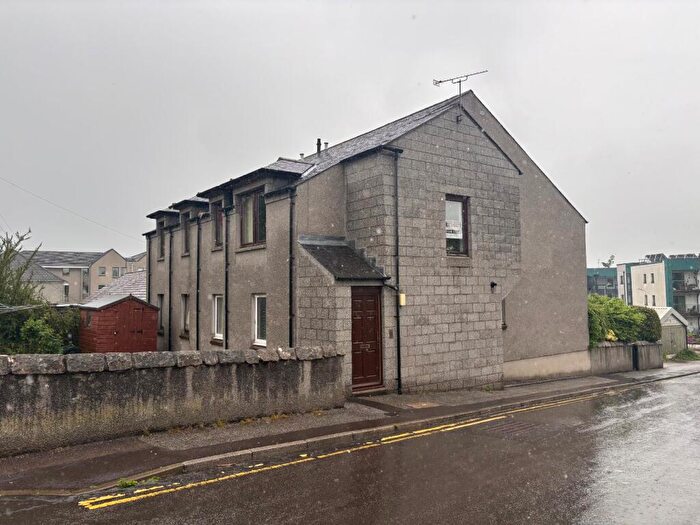 2 Bedroom Flat To Rent In School Road, Cults, Aberdeen, AB15