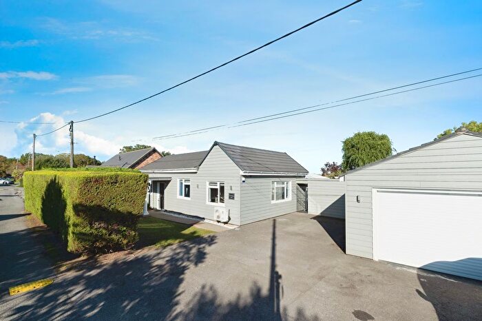 3 Bedroom Bungalow For Sale In Hertford Drive, Fobbing, Stanford Le Hope, Essex, SS17