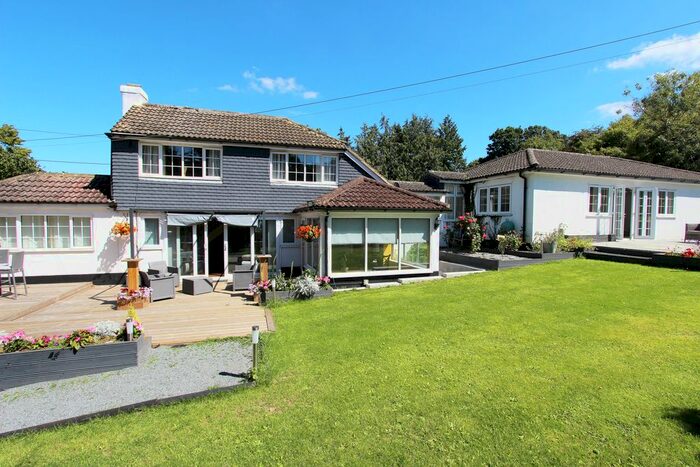 5 Bedroom Detached House For Sale In Shellbank Lane, Bean, Kent, DA2