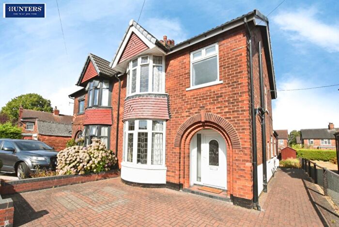 3 Bedroom Semi-Detached House For Sale In Brant Road, Scunthorpe, DN15