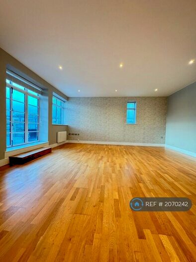 2 Bedroom Flat To Rent In Hayes Road, Penarth, CF64