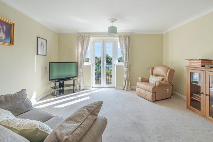 1 Bedroom Flat For Sale In Coach House Mews, Bicester, OX26