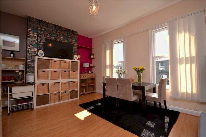 2 Bedroom Apartment To Rent In Nightingale Road, Bounds Green, London, N22