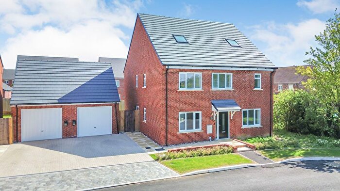 5 Bedroom Detached House For Sale In Blackberry Close, Great Barford, MK44