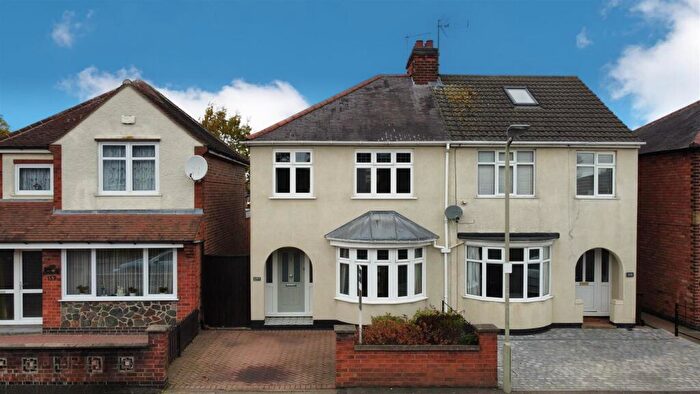 3 Bedroom Semi Detached House For Sale In Knightthorpe Road, Loughborough, LE11