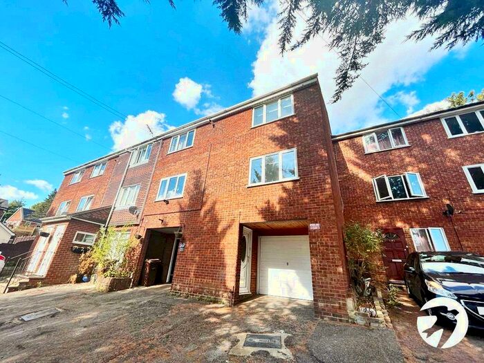 2 Bedroom End Of Terrace House To Rent In Beacon Road, Chatham, Kent, ME5