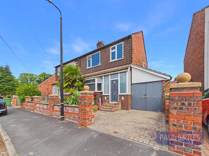 3 Bedroom Semi-Detached House For Sale In Chelsea Road, Flixton, Trafford, M41