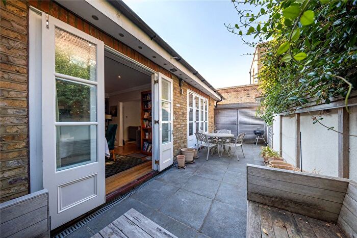 3 Bedroom Semi Detached House For Sale In Kew Foot Road, Richmond, TW9