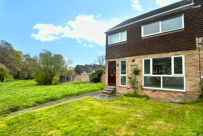 3 Bedroom Semi-Detached House To Rent In Bursledon, Southampton, SO31