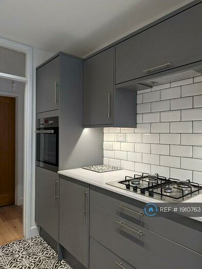 2 Bedroom Flat To Rent In Ingleside Crescent, Lancing, BN15