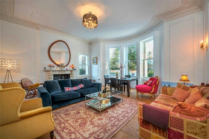 3 Bedroom Flat To Rent In Burlington House, Kings Road, TW10