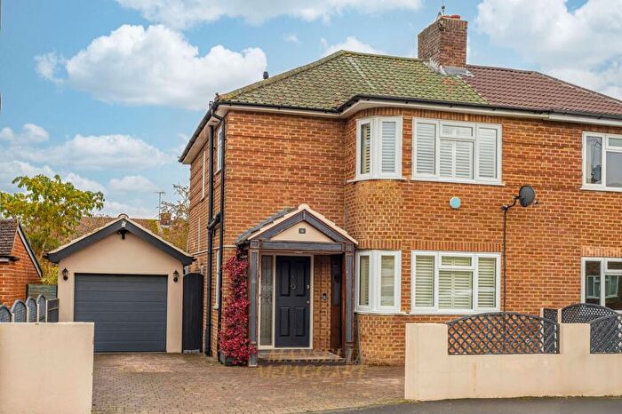 3 Bedroom Semi Detached House For Sale In Southlands Avenue, Horley, RH6