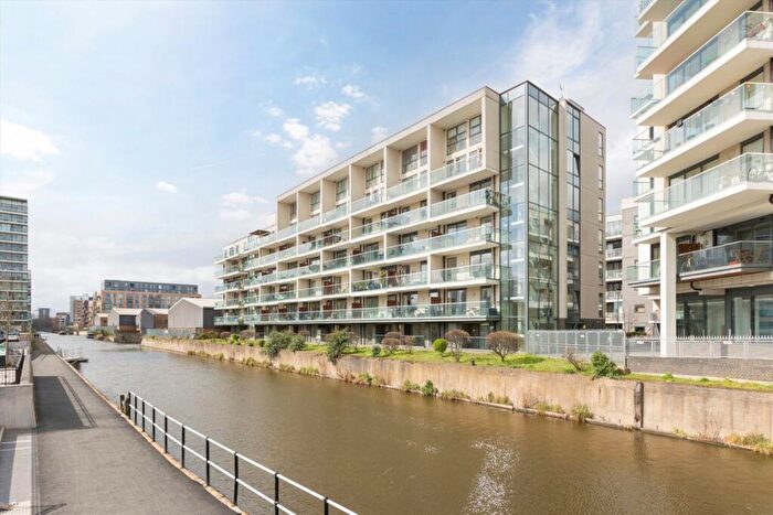 2 Bedroom Flat To Rent In Ursula Gould Way, Poplar, E14