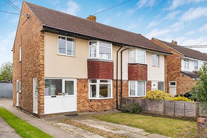 3 Bedroom Semi-Detached House For Sale In Morton Avenue, Kidlington, OX5